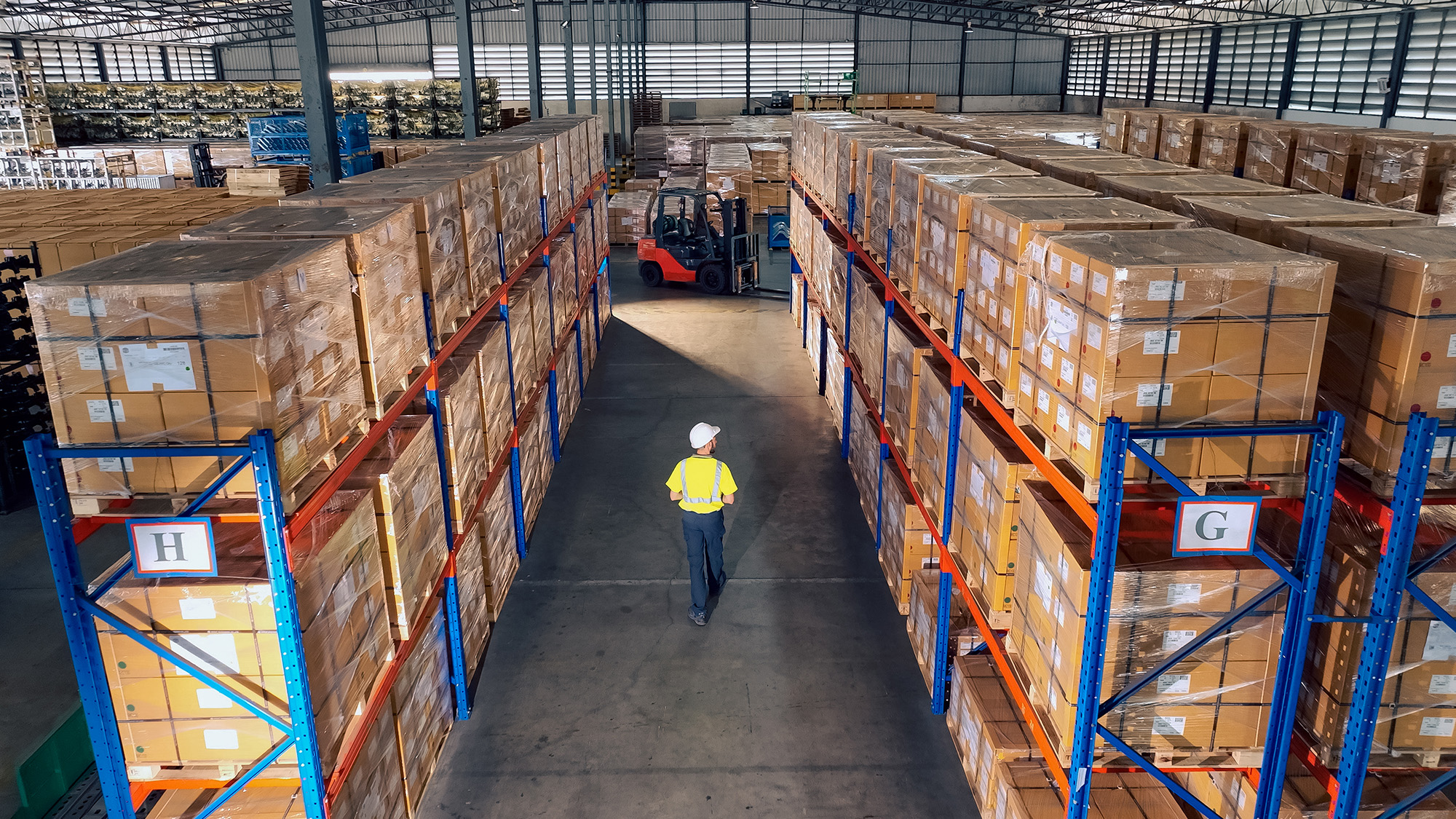 Transforming Inventory Management in Logistics through Cloud Analytics